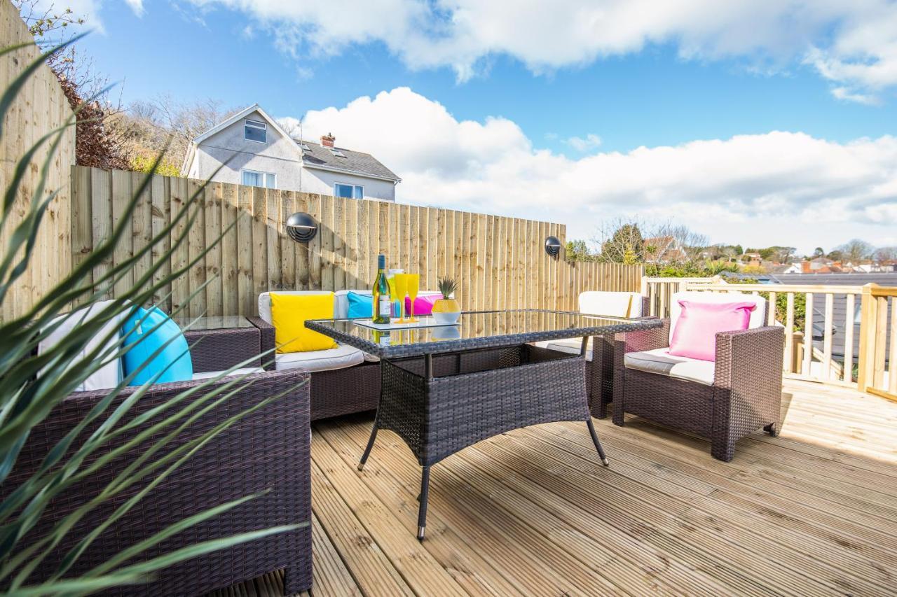 Luxury Property With Hot Tub And Sea Views Oystermouth Exterior photo
