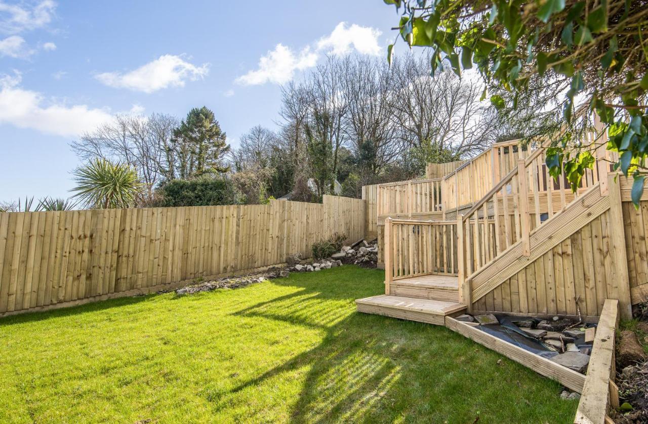 Luxury Property With Hot Tub And Sea Views Oystermouth Exterior photo